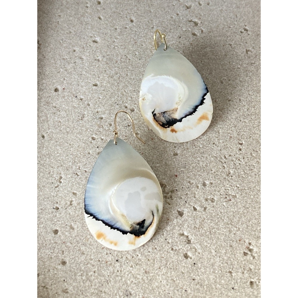 Natural Shell‎ Teardrop Earrings Gold Tone Wire Dangle Beachy Coastal Earthy